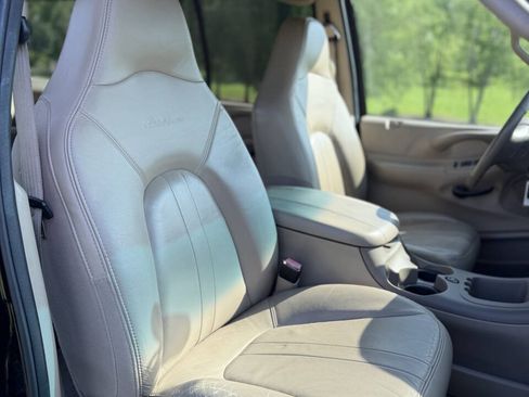 Used 2001 Ford Expedition Eddie Bauer RWD image 24