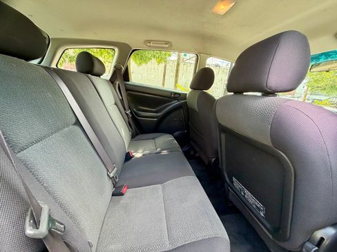 Used 2003 Toyota Matrix FWD image 15
