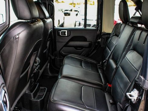 Used 2023 Jeep Wrangler Unlimited Sahara image 35