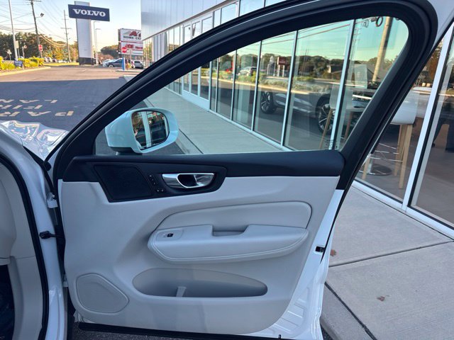Used 2023 Volvo XC60 B5 Ultimate w/ Climate Package AWD/4WD image 14