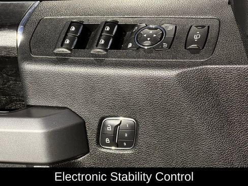 Used 2019 Ford F350 Platinum w/ Platinum Ultimate Package image 28