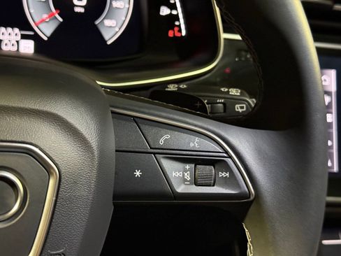 Certified 2025 Audi Q7 2.0T Premium w/ Convenience Plus Package image 16