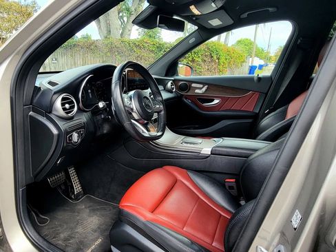 Used 2022 Mercedes-Benz GLC 300 4MATIC w/ AMG Line image 6