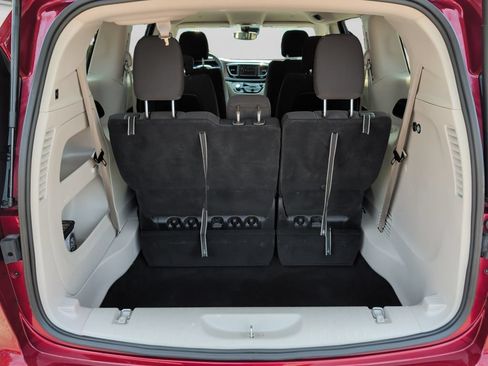 Used 2023 Chrysler Voyager LX FWD image 38