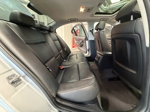 Used 2011 BMW 328i xDrive Sedan AWD/4WD image 42