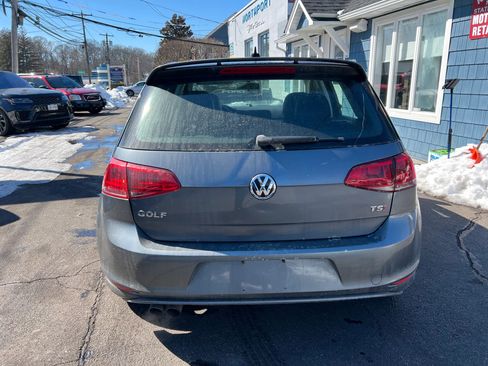 Used 2015 Volkswagen Golf SE w/ Golf Sport Package image 4