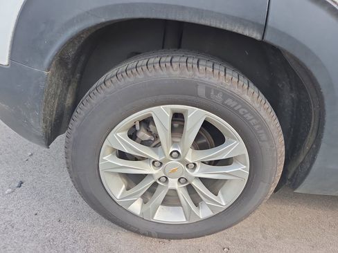 Used 2021 Chevrolet TrailBlazer LS AWD/4WD image 3