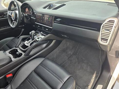 Used 2022 Porsche Cayenne E-Hybrid image 21