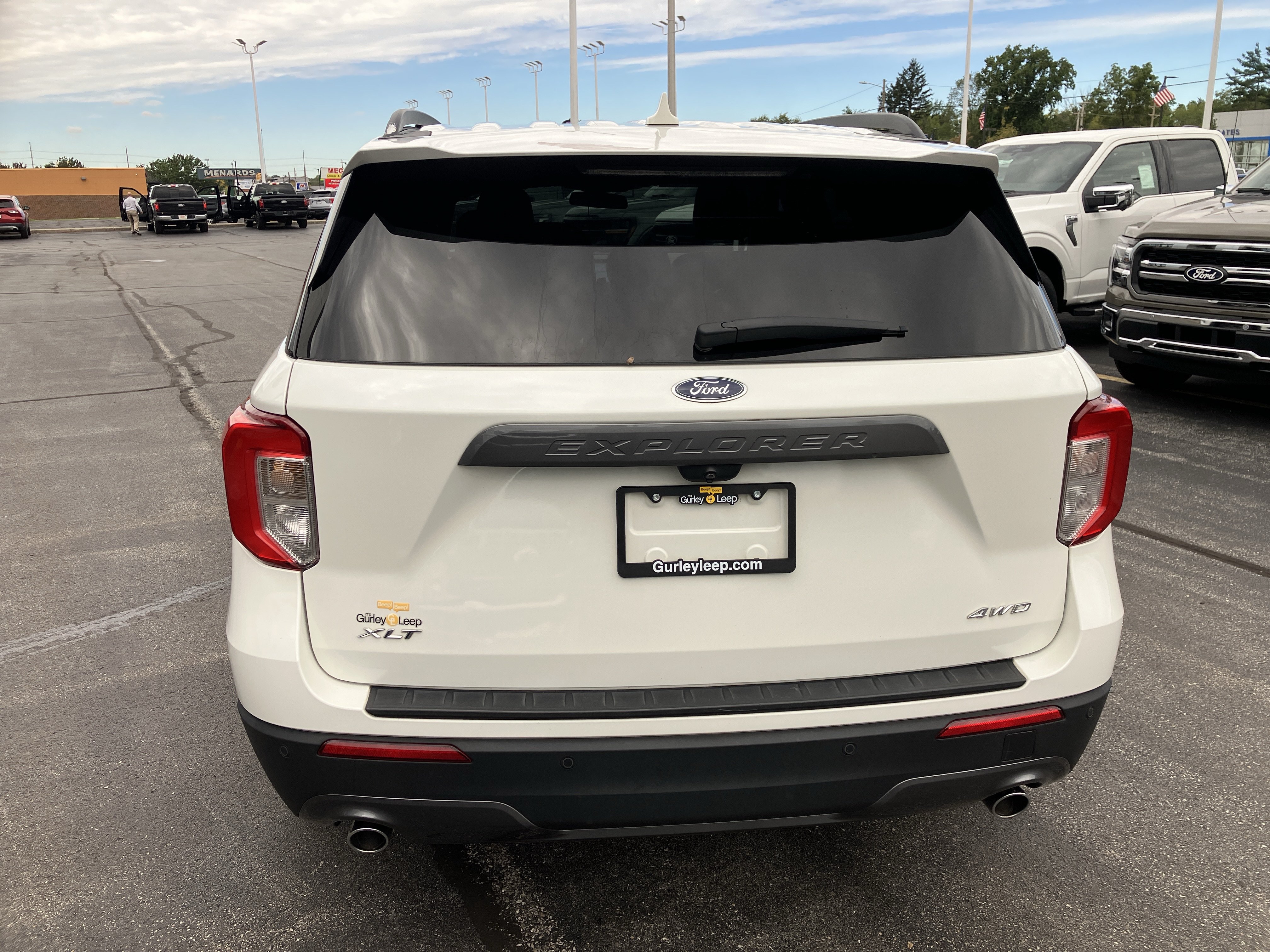 Used 2021 Ford Explorer XLT w/ Equipment Group 202A AWD/4WD image 6
