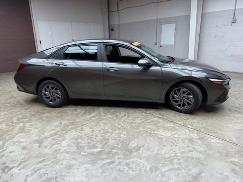 Used 2024 Hyundai Elantra SEL image 6