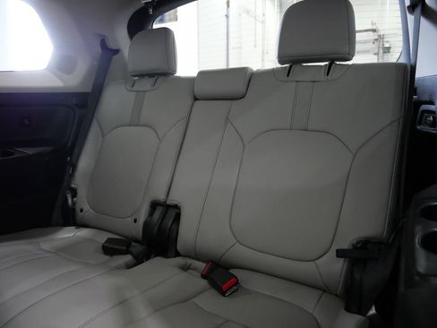 Used 2023 Honda Pilot Touring image 26