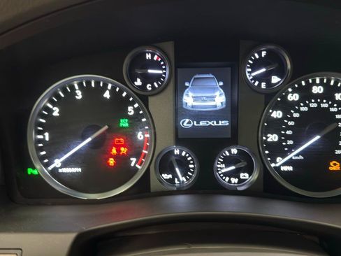 Used 2013 Lexus LX 570 4WD image 12