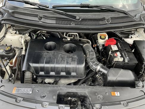 Used 2017 Ford Explorer Limited w/ Equipment Group 303A AWD/4WD image 18