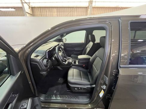 Used 2025 Chevrolet Colorado Trail Boss image 14