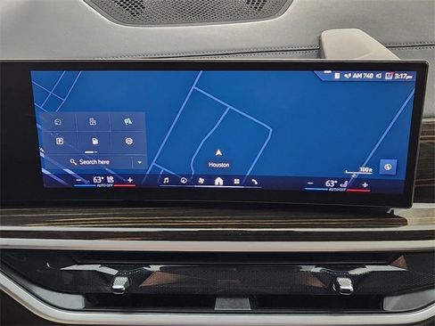 Used 2025 BMW X7 xDrive40i image 16