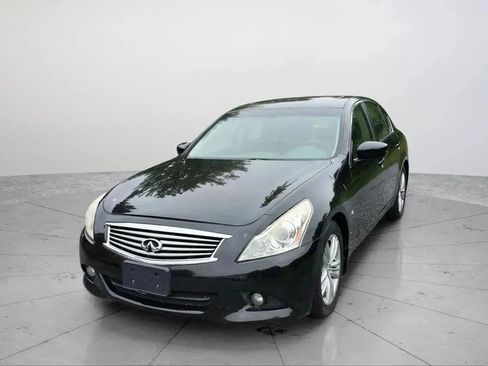 Used 2015 INFINITI Q40 w/ Moonroof Package image 1
