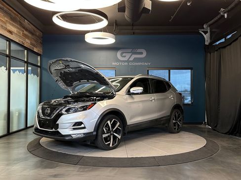 Used 2020 Nissan Rogue Sport SL w/ Premium Package FWD image 25
