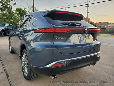 Used 2021 Toyota Venza XLE w/ Softex Package image 16