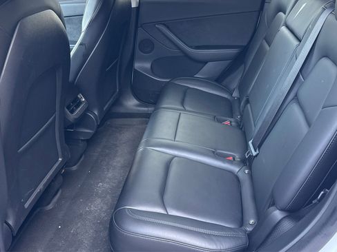 Used 2022 Tesla Model Y Performance image 9