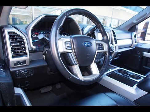 Used 2021 Ford F250 Lariat image 14