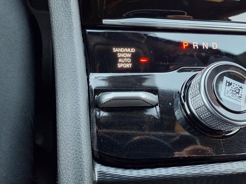 New 2025 Jeep Grand Cherokee Limited image 9