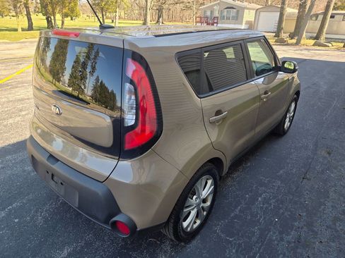 Used 2014 Kia Soul + image 11