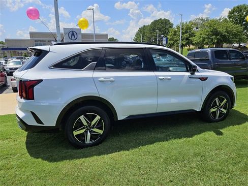 Used 2022 Kia Sorento EX w/ Panoramic Sunroof Package image 15