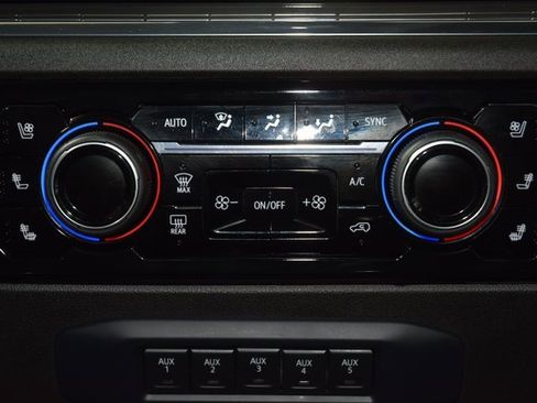 Used 2024 Chevrolet Silverado 2500 High Country w/ High Country Premium Package image 36