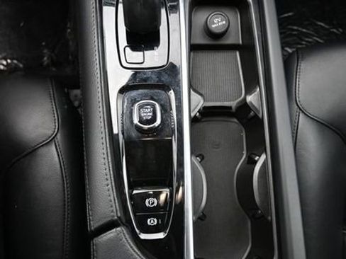 Used 2023 Volvo XC90 B5 Core image 11