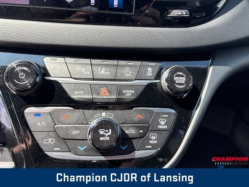 Used 2020 Chrysler Pacifica Touring-L w/ Advanced Safetytec Group FWD image 28