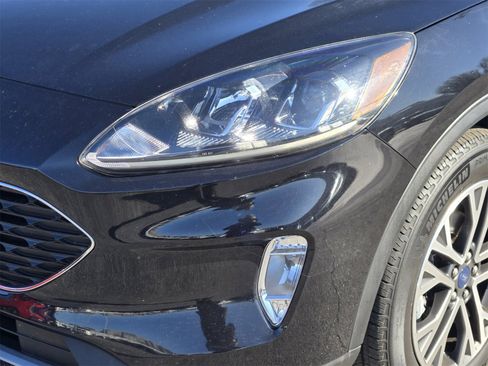 Used 2022 Ford Escape SEL image 9