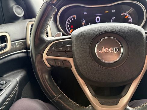 Used 2014 Jeep Grand Cherokee Overland w/ Advanced Technology Group AWD/4WD image 11