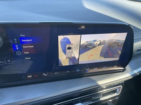 New 2026 Chevrolet Traverse LT w/ Sun and Wheel Package image 19