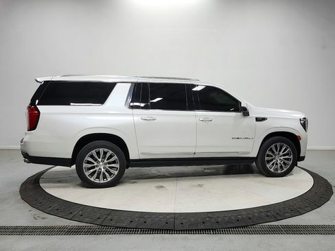 Used 2021 GMC Yukon XL Denali RWD image 8