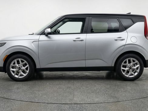 Used 2025 Kia Soul LX w/ LX Technology Package image 5
