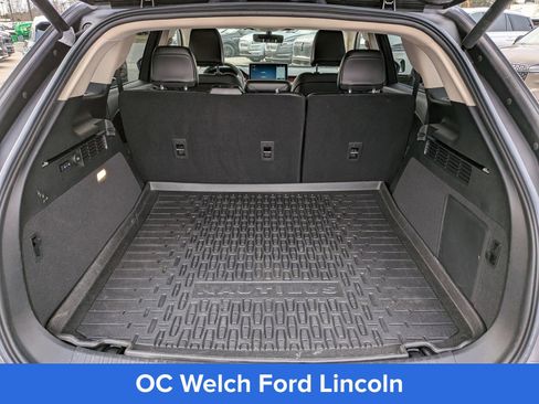 Used 2023 Lincoln Nautilus Reserve w/ Monochromatic Package image 9