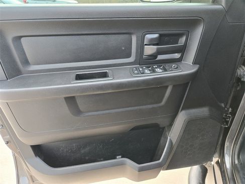 Used 2018 RAM 2500 Tradesman w/ Chrome Appearance Group image 31