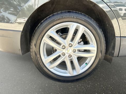 Used 2020 Chevrolet Equinox Premier FWD image 5