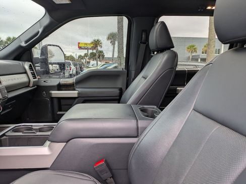 Used 2022 Ford F250 Lariat w/ Black Appearance Package image 25