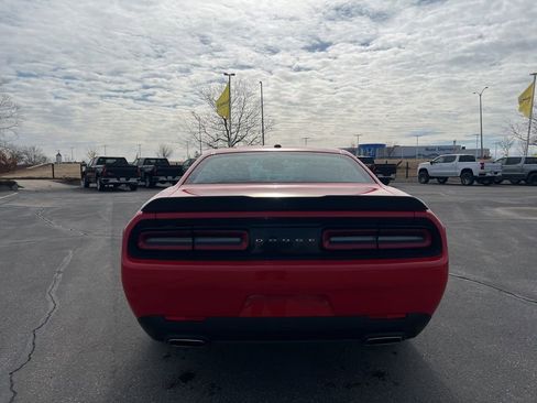 Used 2023 Dodge Challenger SXT image 4