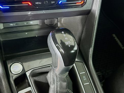 Used 2023 Volkswagen Tiguan SE image 24