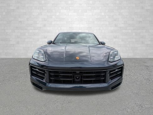 Used 2024 Porsche Cayenne AWD/4WD image 6