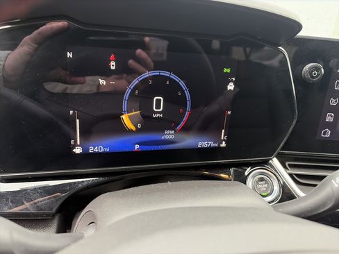 Certified 2024 Chevrolet Trax RS image 10