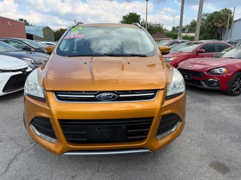 Used 2016 Ford Escape Titanium image 2