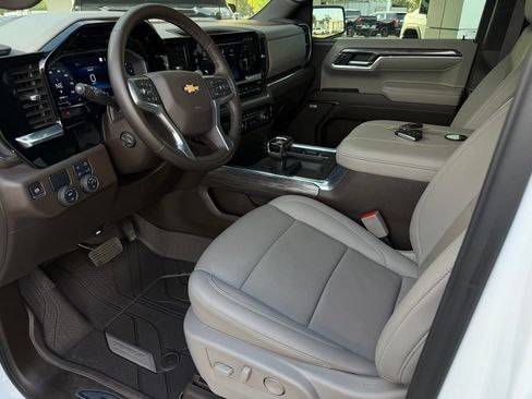 Used 2024 Chevrolet Silverado 1500 LTZ RWD image 10