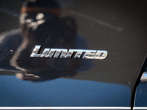 Used 2014 Toyota 4Runner Limited image 39