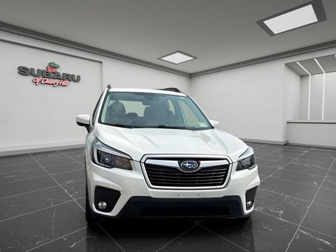 Used 2021 Subaru Forester Premium AWD/4WD image 3