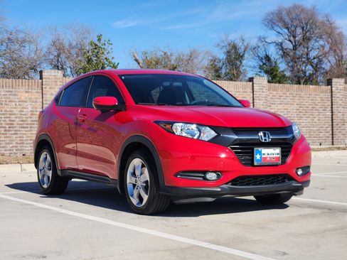 Used 2017 Honda HR-V EX image 4