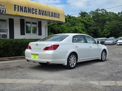 Used 2008 Toyota Avalon Touring FWD image 3