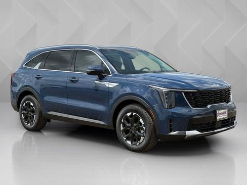 New 2026 Kia Sorento S image 3